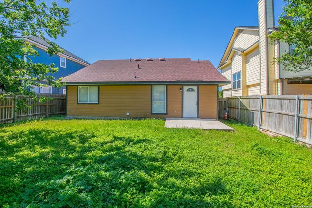 5835 Midcrown Dr, San Antonio, TX 78218