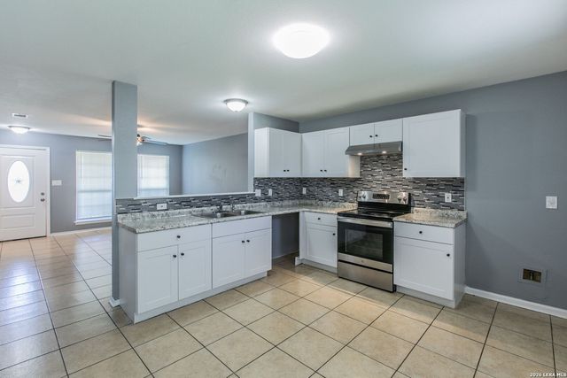 5835 Midcrown Dr, San Antonio, TX 78218