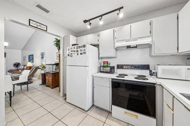 1968 Monks Court, West Palm Beach, FL 33415
