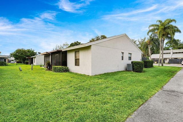 1968 Monks Court, West Palm Beach, FL 33415