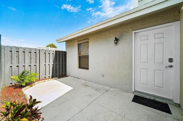 1968 Monks Court, West Palm Beach, FL 33415