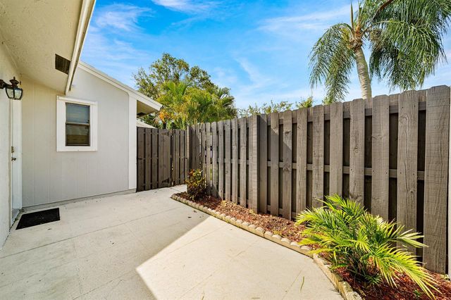 1968 Monks Court, West Palm Beach, FL 33415