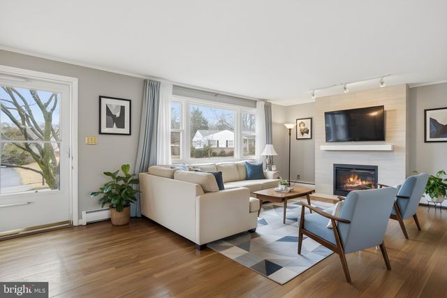 2109 EASTHAM RD, Lutherville Timonium, MD 21093