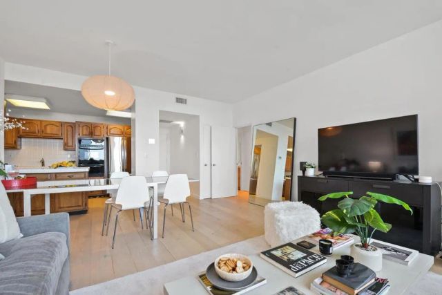 17352 W Sunset Boulevard 204, Pacific Palisades, CA 90272