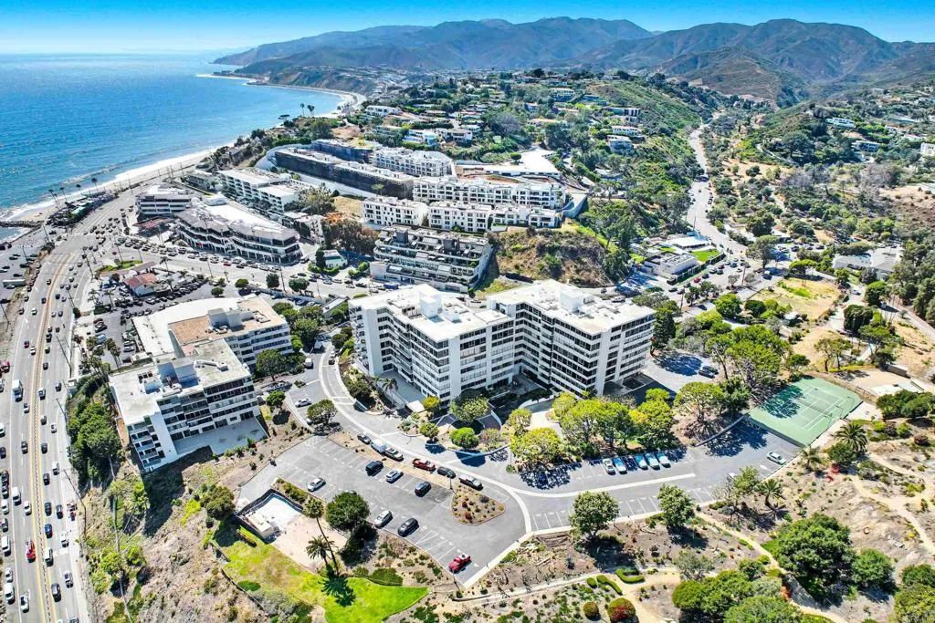 17352 W Sunset Boulevard 204, Pacific Palisades, CA 90272