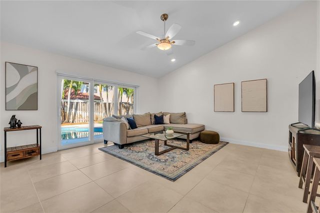 3605 SW 23rd Street, Delray Beach, FL 33445