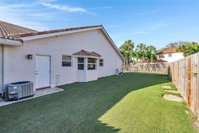 3605 SW 23rd Street, Delray Beach, FL 33445