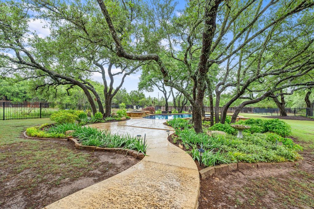 241 Onion Creek LN, Driftwood, TX 78619