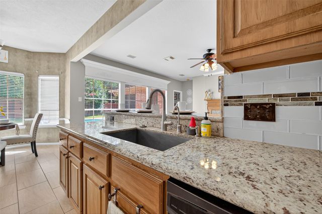 6415 Adobe Trails Drive, Sugar Land, TX 77479