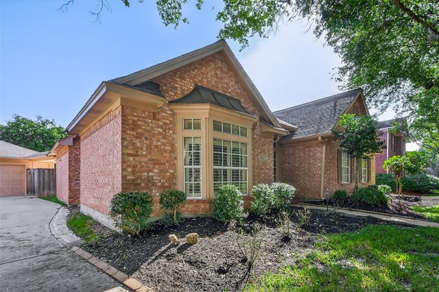 6415 Adobe Trails Drive, Sugar Land, TX 77479