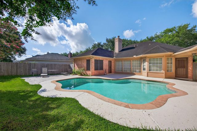 6415 Adobe Trails Drive, Sugar Land, TX 77479