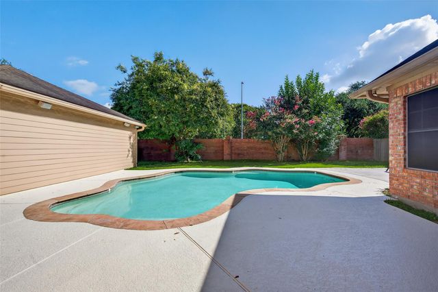 6415 Adobe Trails Drive, Sugar Land, TX 77479