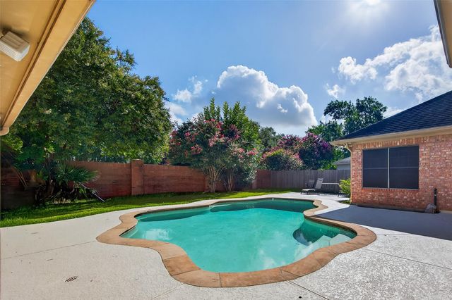 6415 Adobe Trails Drive, Sugar Land, TX 77479