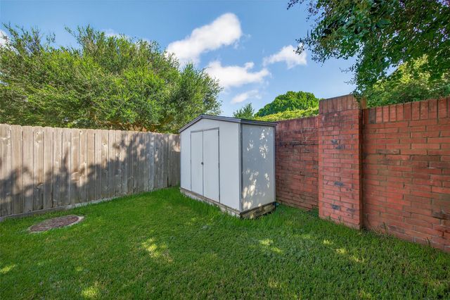6415 Adobe Trails Drive, Sugar Land, TX 77479