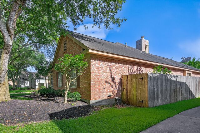 6415 Adobe Trails Drive, Sugar Land, TX 77479