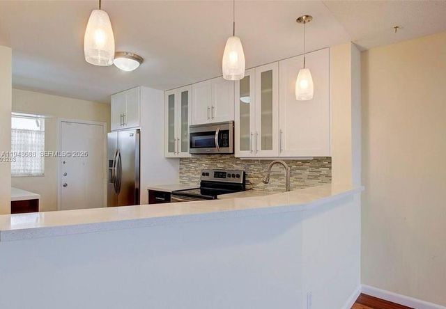 1780 NE 191st St 705-2, Miami, FL 33179