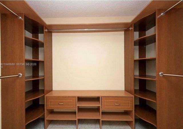 1780 NE 191st St 705-2, Miami, FL 33179