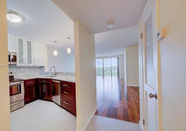 1780 NE 191st St 705-2, Miami, FL 33179