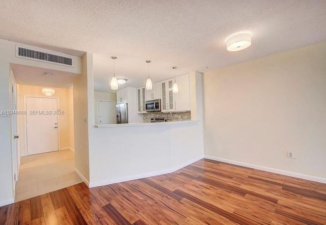 1780 NE 191st St 705-2, Miami, FL 33179