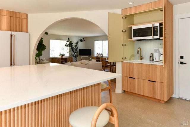 2148 San Antonio Dr, Santa Rosa, CA 95405