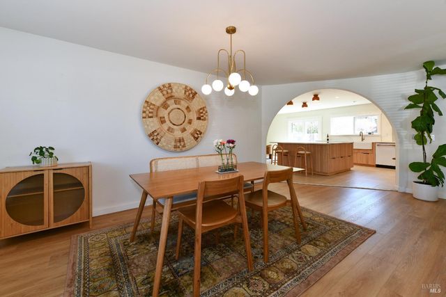 2148 San Antonio Dr, Santa Rosa, CA 95405