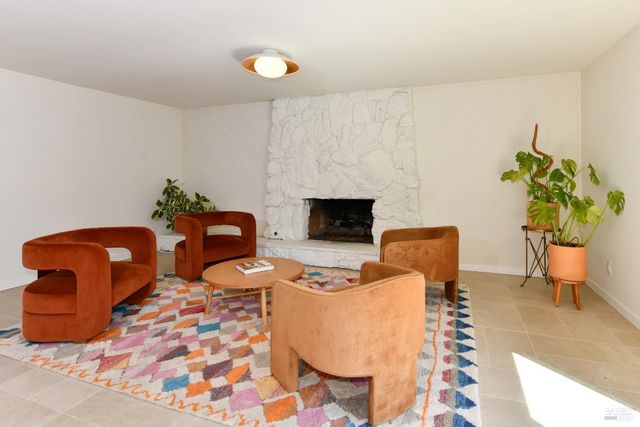 2148 San Antonio Dr, Santa Rosa, CA 95405