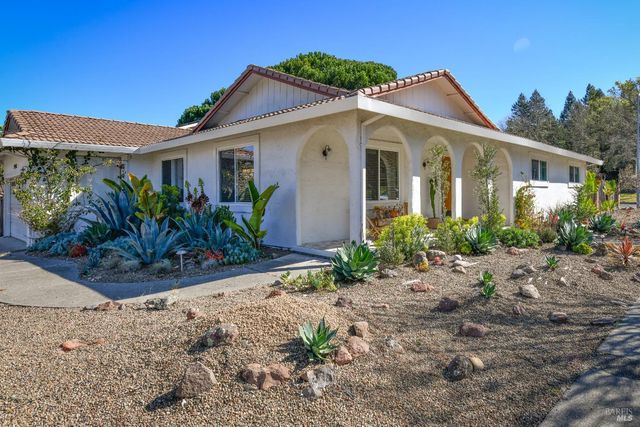 2148 San Antonio Dr, Santa Rosa, CA 95405