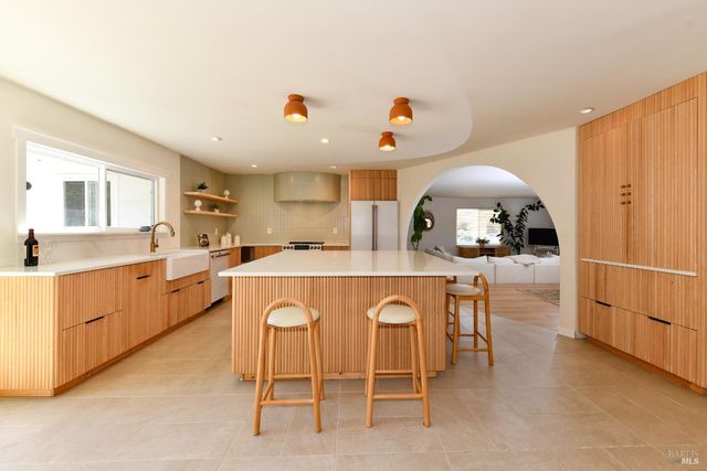 2148 San Antonio Dr, Santa Rosa, CA 95405