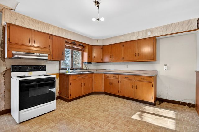 1704 WEDEL Avenue, Rockford, IL 61103