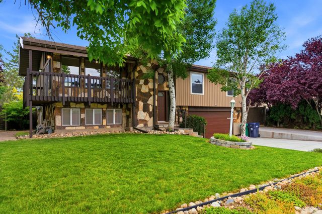 2104 E BUCKINGHAM WAY, Sandy, UT 84093