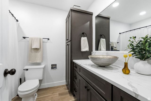 2104 E BUCKINGHAM WAY, Sandy, UT 84093
