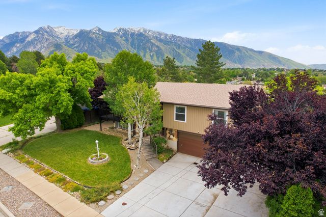 2104 E BUCKINGHAM WAY, Sandy, UT 84093