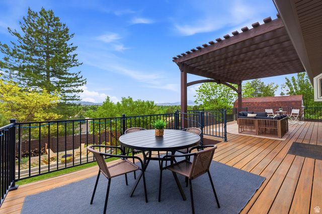 2104 E BUCKINGHAM WAY, Sandy, UT 84093
