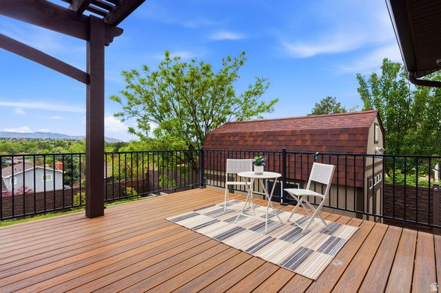 2104 E BUCKINGHAM WAY, Sandy, UT 84093