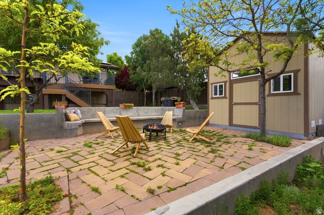 2104 E BUCKINGHAM WAY, Sandy, UT 84093