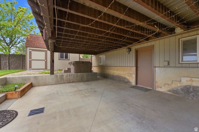 2104 E BUCKINGHAM WAY, Sandy, UT 84093