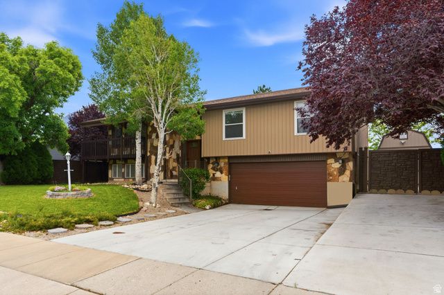 2104 E BUCKINGHAM WAY, Sandy, UT 84093