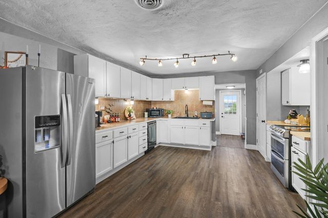 904 W Jackson Street, Bolivar, MO 65613