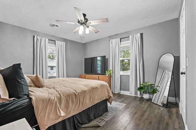 904 W Jackson Street, Bolivar, MO 65613