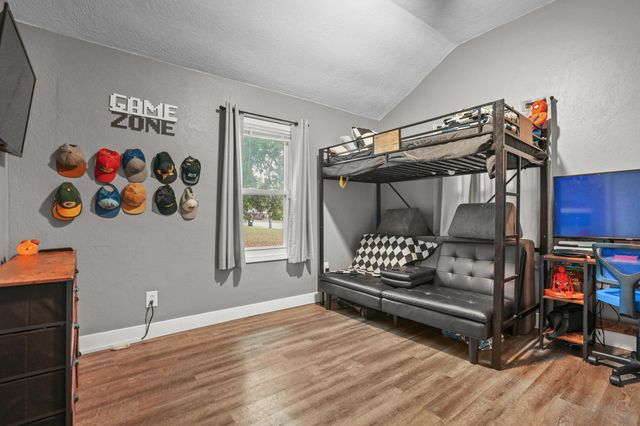 904 W Jackson Street, Bolivar, MO 65613