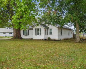 904 W Jackson Street, Bolivar, MO 65613