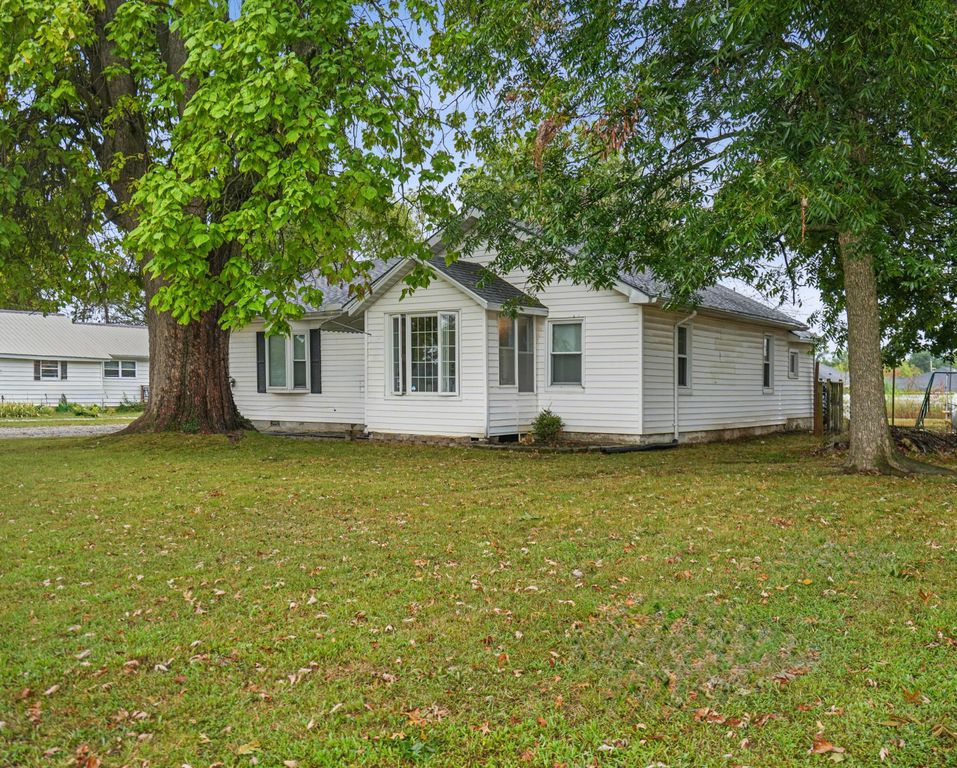 904 W Jackson Street, Bolivar, MO 65613