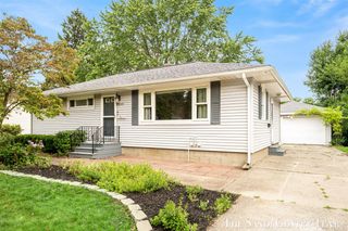 1015 Taylor Avenue, Grand Haven, MI 49417