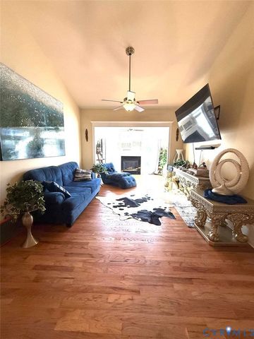 541 Siena Ln, Glen Allen, VA 23059