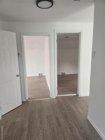 6027 Charles Street, Hamtramck, MI 48212