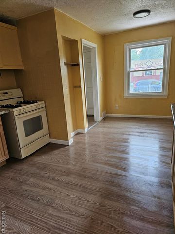 6027 Charles Street, Hamtramck, MI 48212