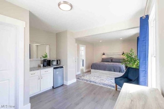 2164 E 87th Street, Cleveland, OH 44106