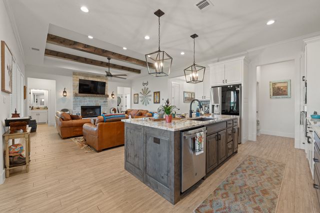 6065 Bella Terra Lane, Godley, TX 76044