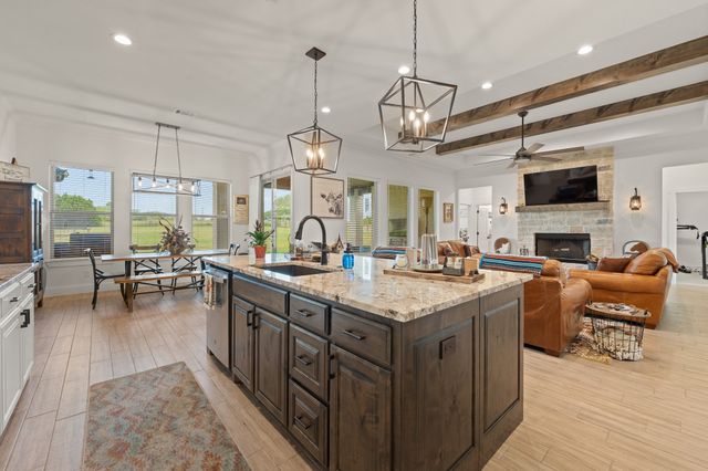 6065 Bella Terra Lane, Godley, TX 76044