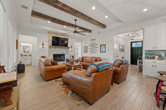 6065 Bella Terra Lane, Godley, TX 76044